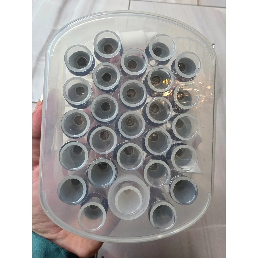 Cake Decorating Set 26 Piping Tips Storage Case and 6 Inch Metal Cooling Rack A2